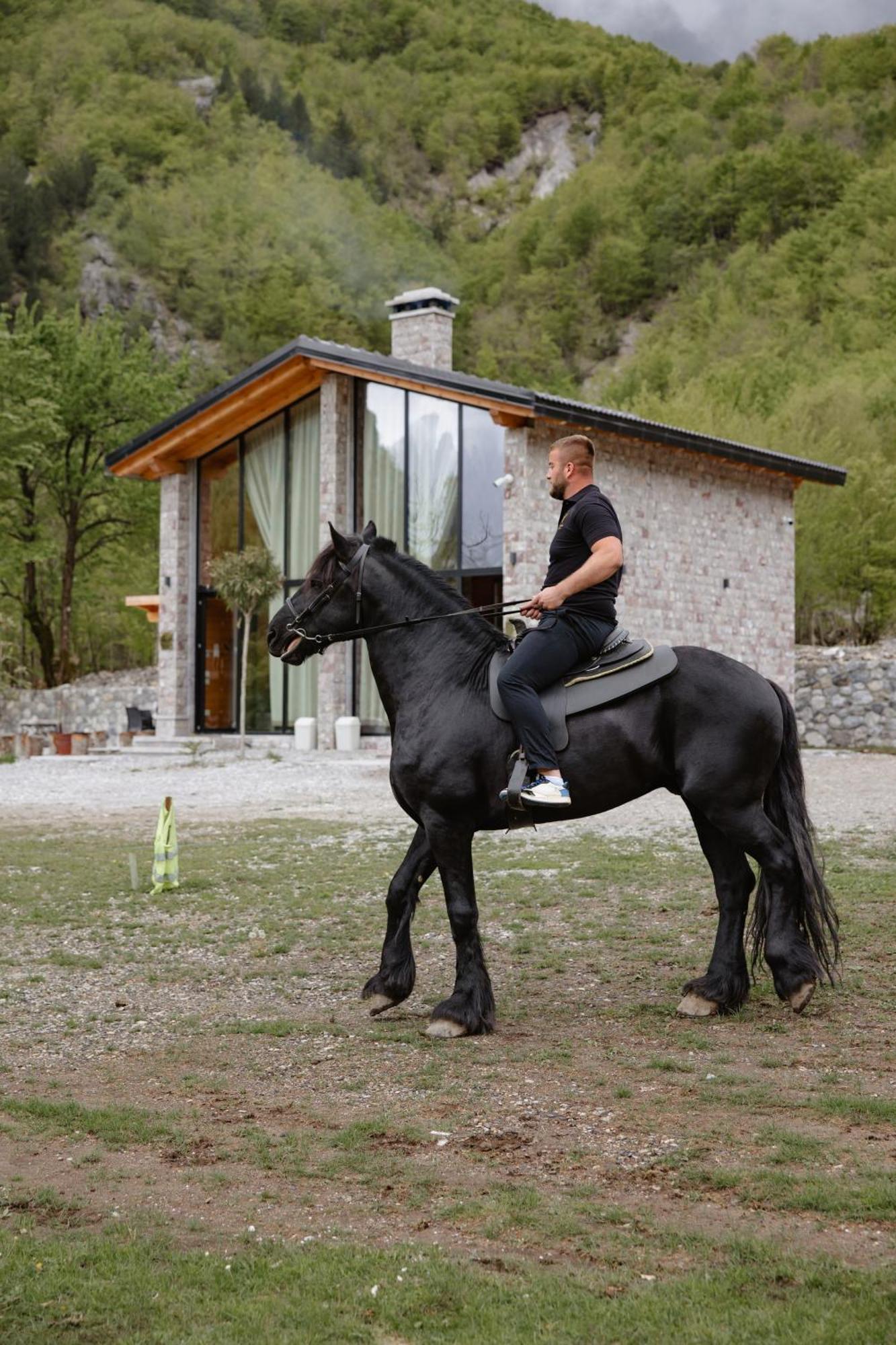 Villa Ujevara E Vogel Theth Kültér fotó