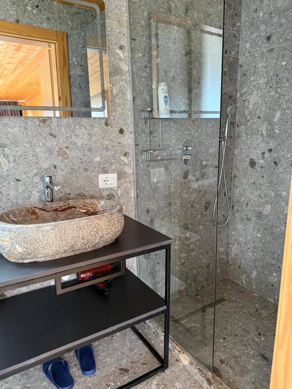 Villa Ujevara E Vogel Theth Kültér fotó